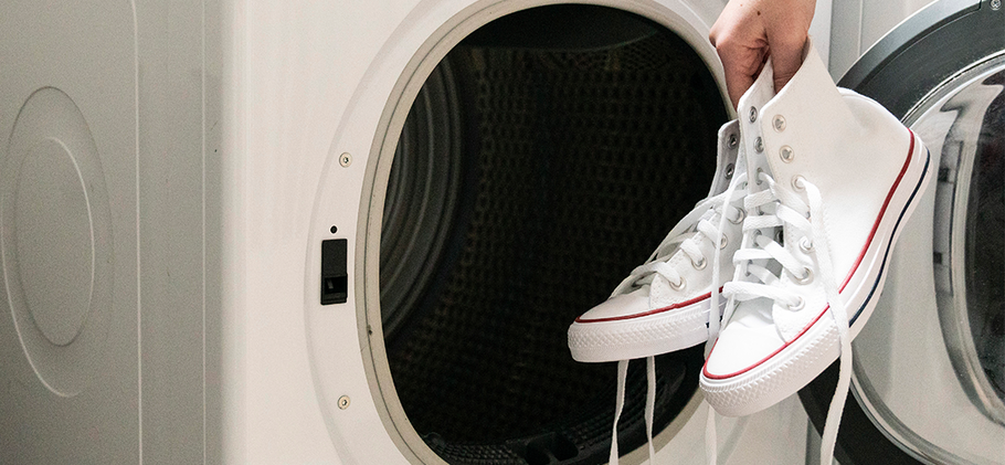 Schuhe in der Waschmaschine: Do's und Don'ts
